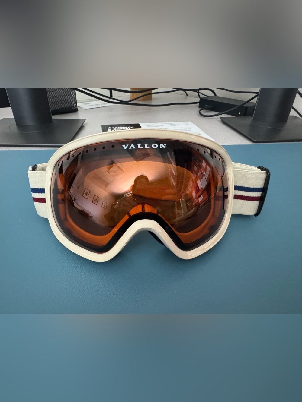 Vallon Freebirds Ski Goggles with Extra Lens, Pouches - Picture 3 of 5